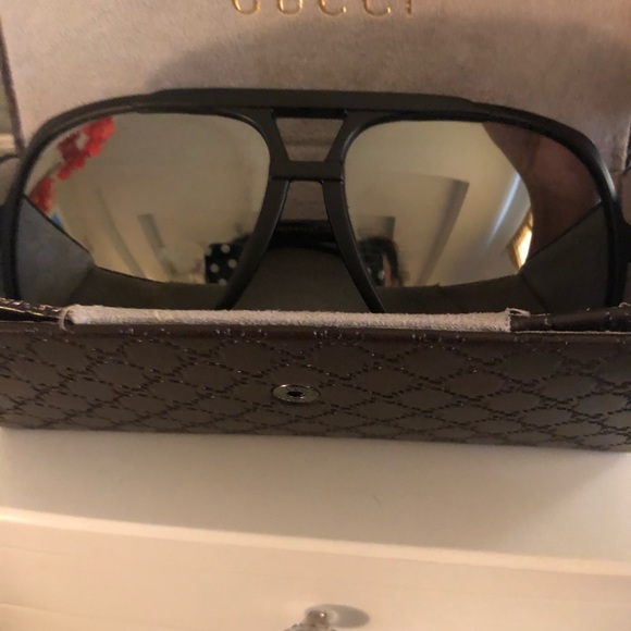 Authentic Gucci Aviator Sunglasses - Picture 2 of 5